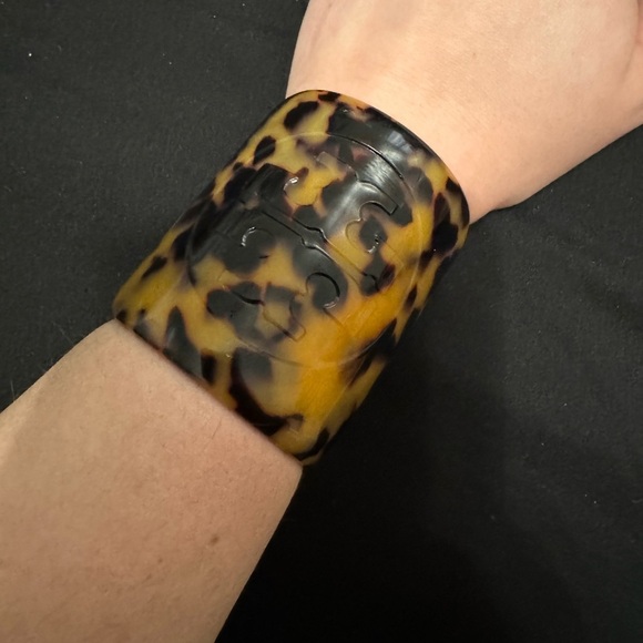 Tortoise Shell Patterned Ring - Picture 3 of 4